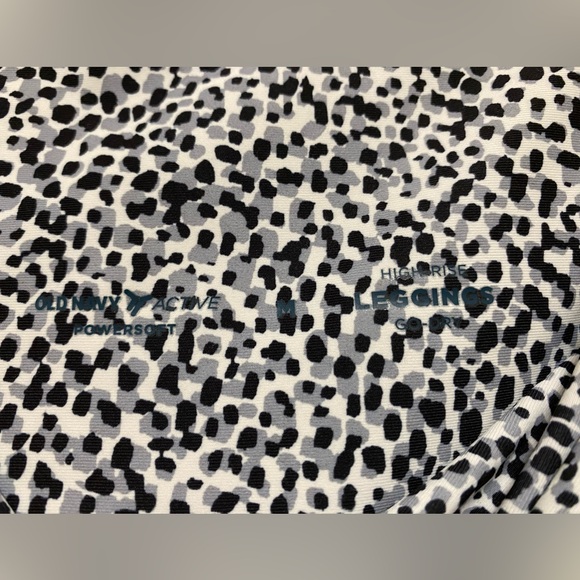 Old Navy Active Powersoft Joggers - Picture 3 of 4